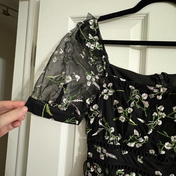 Stunning Lulus Black Floral Dress - Picture 4 of 4